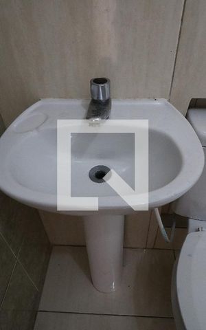 Casa à venda com 94m², 2 quartos e 1 vagaBanheiro Social - Pia