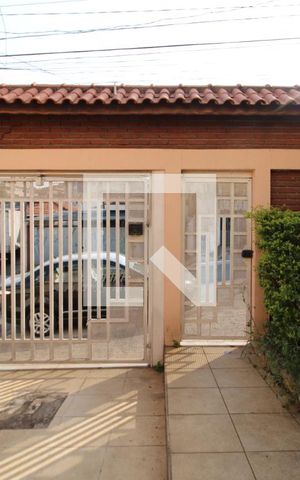 Casa à venda com 240m², 4 quartos e 4 vagasGaragem
