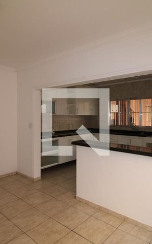 Casa à venda com 240m², 4 quartos e 4 vagasCozinha