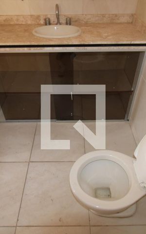 Casa à venda com 240m², 4 quartos e 4 vagasQuarto 2 - Banheiro