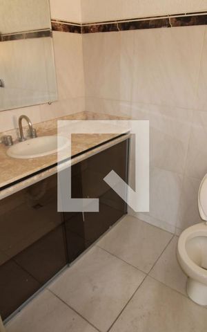 Casa à venda com 240m², 4 quartos e 4 vagasQuarto 2 - Banheiro