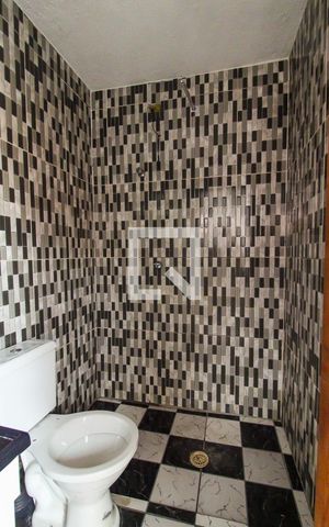 Casa para alugar com 100m², 2 quartos e sem vaga Casa para alugar com 100m², 2 quartos e sem vagaBanheiro