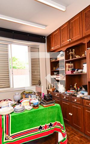 Apartamento à venda com 158m², 4 quartos e 2 vagas Apartamento à venda com 158m², 4 quartos e 2 vagasQuarto2