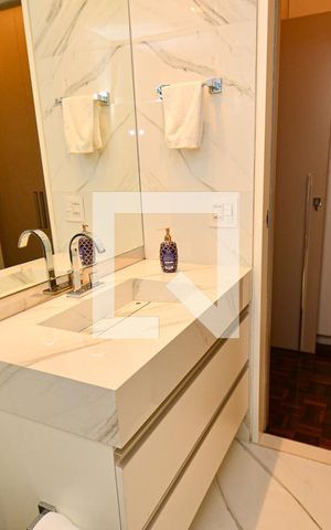 Apartamento à venda com 158m², 4 quartos e 2 vagas Apartamento à venda com 158m², 4 quartos e 2 vagasBanheiro social