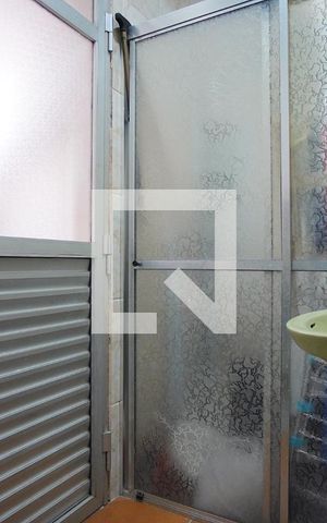 Casa à venda com 360m², 4 quartos e 4 vagasBanheiro da Suíte - Fundos