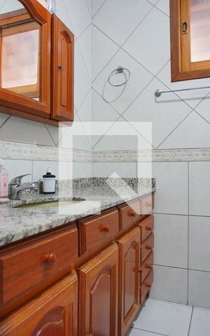 Casa à venda com 360m², 4 quartos e 4 vagasBanheiro Corredor 1