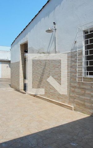 Casa à venda com 360m², 4 quartos e 4 vagasGaragem - Fundos