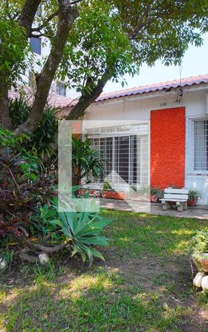 Casa à venda com 360m², 4 quartos e 4 vagasPátio - Fachada