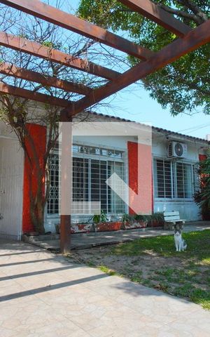 Casa à venda com 360m², 4 quartos e 4 vagasPátio - Fachada