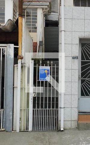Casa para alugar com 100m², 2 quartos e sem vaga Casa para alugar com 100m², 2 quartos e sem vagaFachada