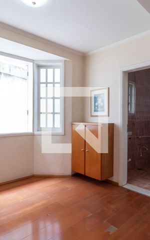Casa à venda com 320m², 4 quartos e 5 vagasSuíte