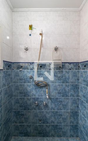 Casa à venda com 320m², 4 quartos e 5 vagasBanheiro 2