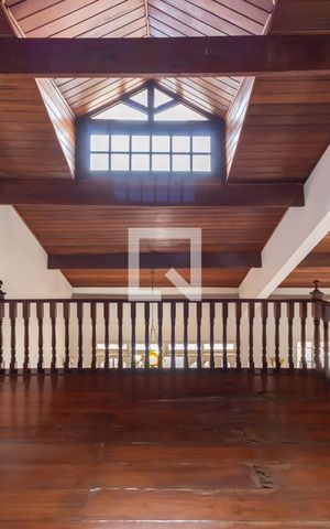 Casa à venda com 320m², 4 quartos e 5 vagasDeck