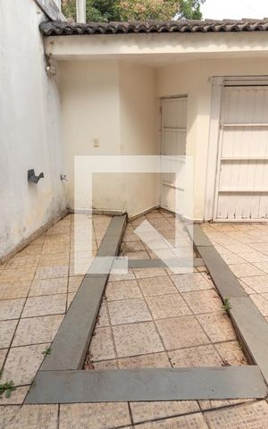Casa à venda com 320m², 4 quartos e 5 vagasCorredor de Entrada