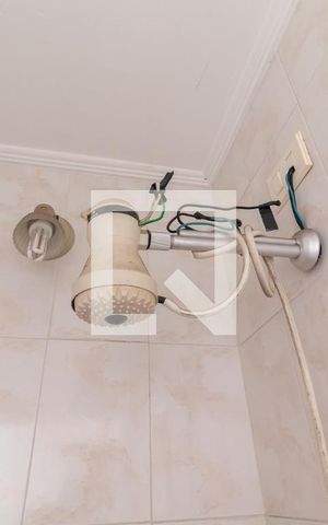 Casa à venda com 320m², 4 quartos e 5 vagasBanheiro de Serviço