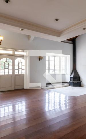 Casa à venda com 320m², 4 quartos e 5 vagasSala