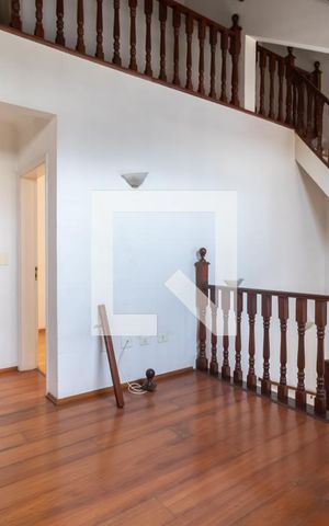 Casa à venda com 320m², 4 quartos e 5 vagasDeck