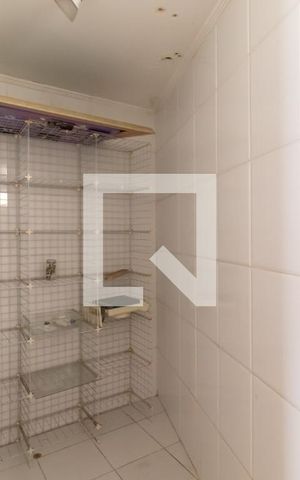 Casa à venda com 320m², 4 quartos e 5 vagasDepósito