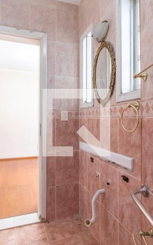Casa à venda com 320m², 4 quartos e 5 vagasBanheiro da Suíte