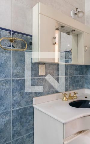 Casa à venda com 320m², 4 quartos e 5 vagasBanheiro 2