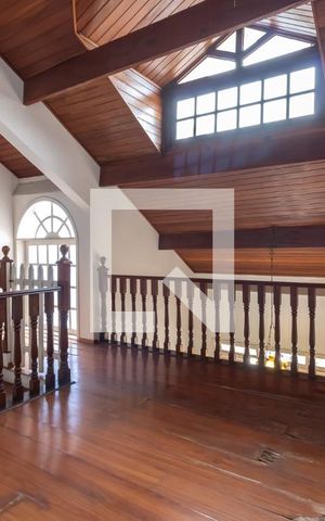Casa à venda com 320m², 4 quartos e 5 vagasDeck