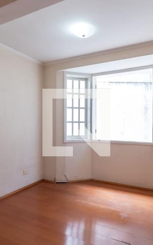 Casa à venda com 320m², 4 quartos e 5 vagasSuíte