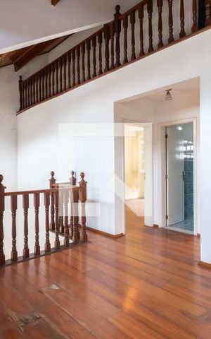 Casa à venda com 320m², 4 quartos e 5 vagasDeck