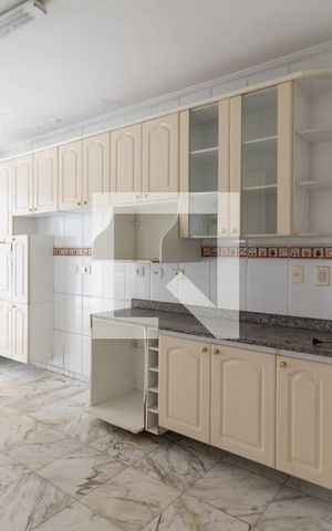 Casa à venda com 320m², 4 quartos e 5 vagasCozinha