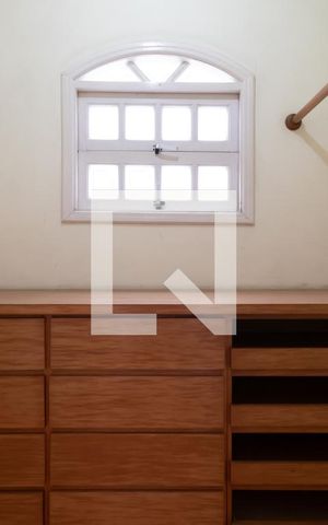 Casa à venda com 320m², 4 quartos e 5 vagasQuarto 2 - Closet