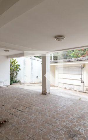 Casa à venda com 320m², 4 quartos e 5 vagasGaragem