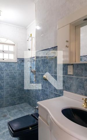 Casa à venda com 320m², 4 quartos e 5 vagasBanheiro 2