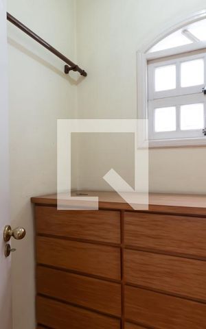 Casa à venda com 320m², 4 quartos e 5 vagasQuarto 2 - Closet