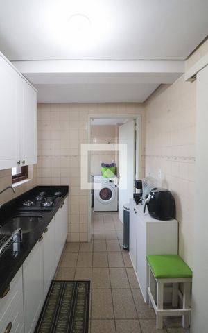 Apartamento à venda com 75m², 2 quartos e 1 vaga Apartamento à venda com 75m², 2 quartos e 1 vagaCozinha