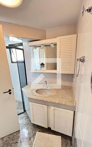 Apartamento à venda com 118m², 3 quartos e 2 vagasBanheiro da suite