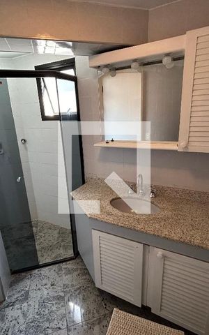 Apartamento à venda com 118m², 3 quartos e 2 vagasBanheiro da suite