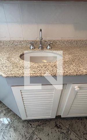 Apartamento à venda com 118m², 3 quartos e 2 vagasBanheiro da suite