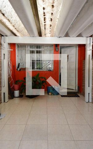 Casa à venda com 100m², 3 quartos e 1 vaga Casa à venda com 100m², 3 quartos e 1 vagagaragem