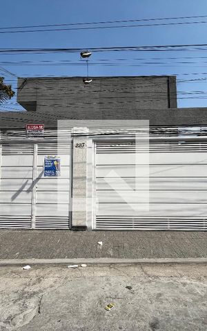 Casa de condomínio para alugar com 25m², 1 quarto e sem vaga Casa de condomínio para alugar com 25m², 1 quarto e sem vagaFachada