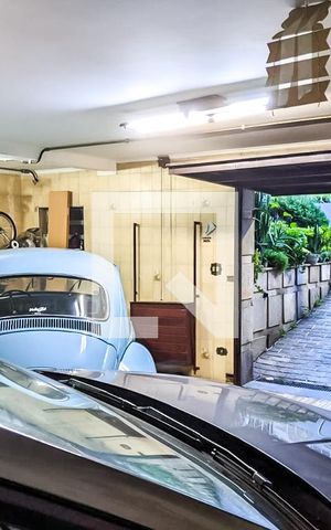 Casa à venda com 276m², 3 quartos e 7 vagas Casa à venda com 276m², 3 quartos e 7 vagasGaragem