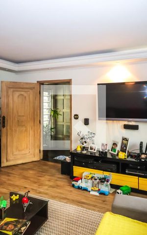 Casa à venda com 276m², 3 quartos e 7 vagas Casa à venda com 276m², 3 quartos e 7 vagasSala