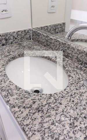 Apartamento para alugar com 37m², 1 quarto e sem vagaBanheiro da Suíte
