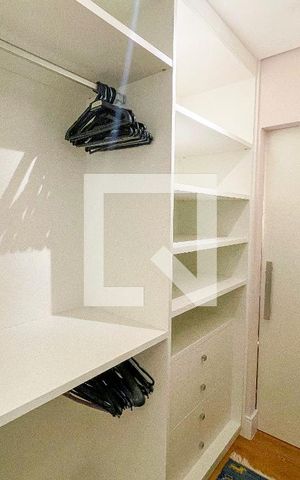 Apartamento à venda com 57m², 1 quarto e 1 vaga Apartamento à venda com 57m², 1 quarto e 1 vagaCloset