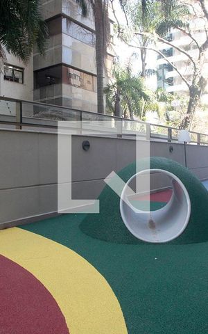 Apartamento à venda com 221m², 3 quartos e 3 vagasÁrea comum - Playground