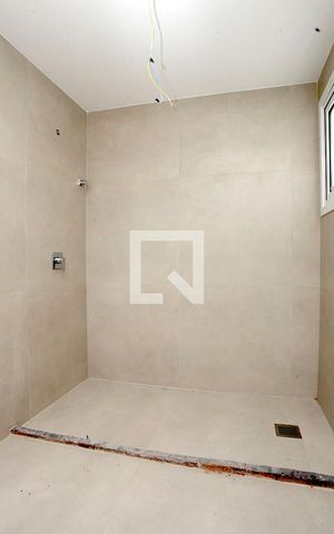 Apartamento à venda com 221m², 3 quartos e 3 vagasBanheiro Quarto 1 Suíte