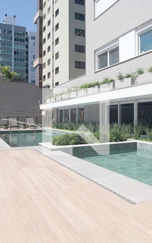 Apartamento à venda com 221m², 3 quartos e 3 vagasÁrea Comum - Piscina
