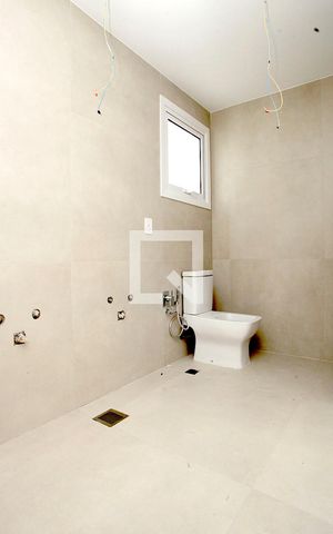 Apartamento à venda com 221m², 3 quartos e 3 vagasBanheiro Quarto 1 Suíte