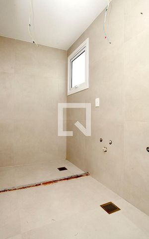 Apartamento à venda com 221m², 3 quartos e 3 vagasBanheiro Quarto 1 Suíte