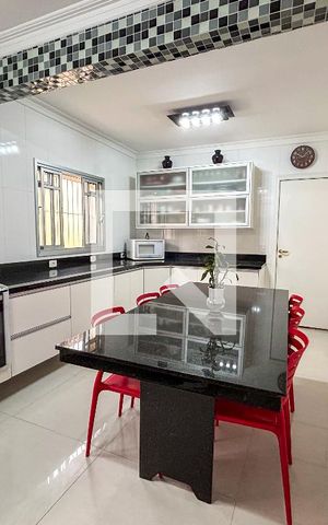 Casa à venda com 125m², 3 quartos e 2 vagas Casa à venda com 125m², 3 quartos e 2 vagasCozinha