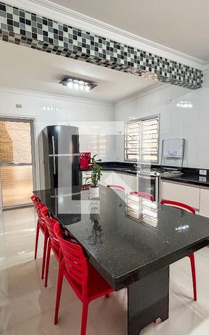 Casa à venda com 125m², 3 quartos e 2 vagas Casa à venda com 125m², 3 quartos e 2 vagasCozinha