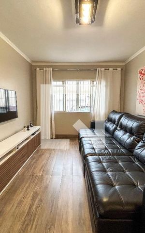 Casa à venda com 125m², 3 quartos e 2 vagas Casa à venda com 125m², 3 quartos e 2 vagasSala